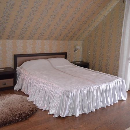 Hotel Fiyesta Starokostyantyniv Экстерьер фото