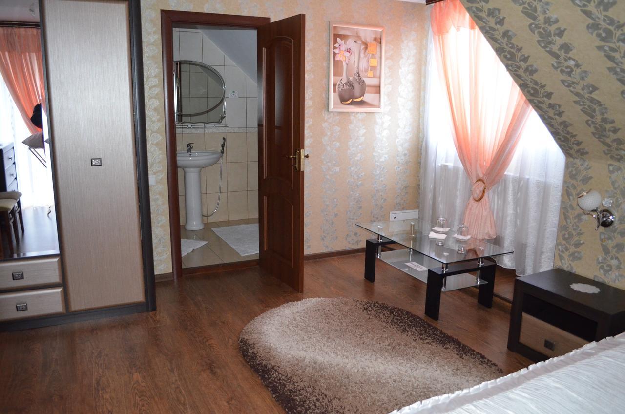 Hotel Fiyesta Starokostyantyniv Экстерьер фото